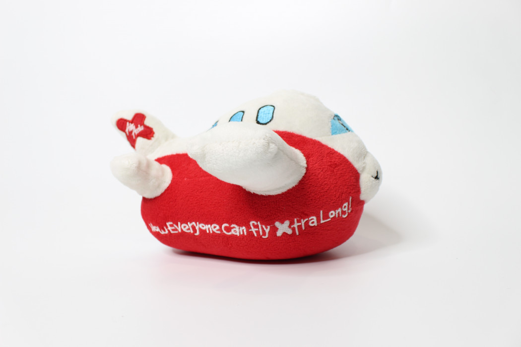 Now Everyone can fly Xtra Long! airplane plushie (2)