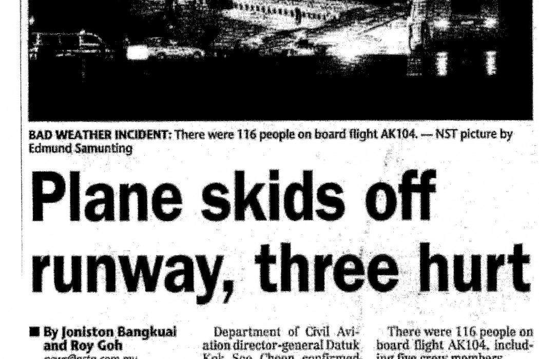 Plane skids off runway, three hurt